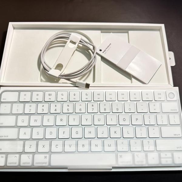 Apple - Magic Keyboard with Touch ID for Mac models with Apple silicon (USB‑C)